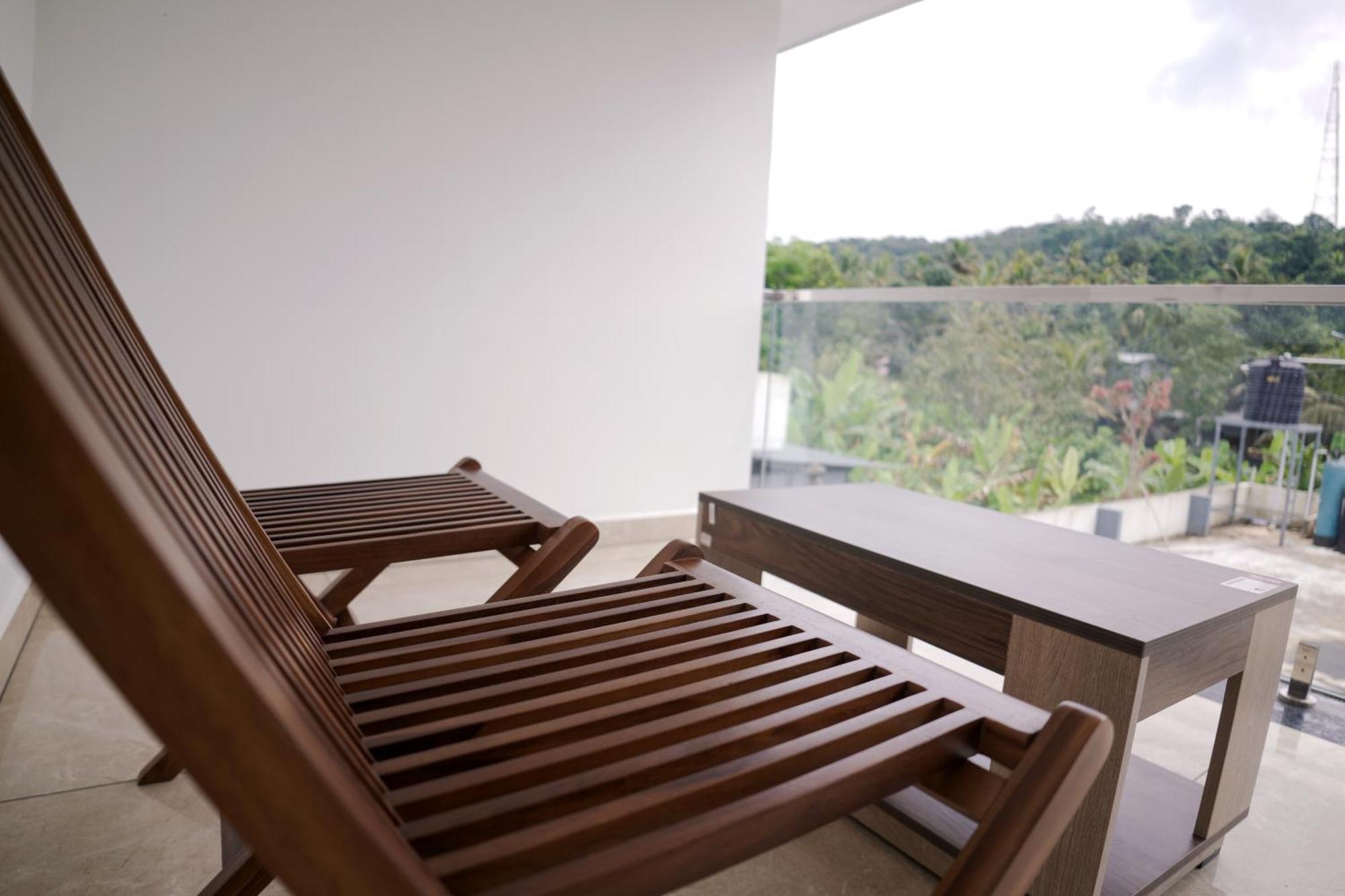 Teak And Lake Homestay Thekkady Luaran gambar