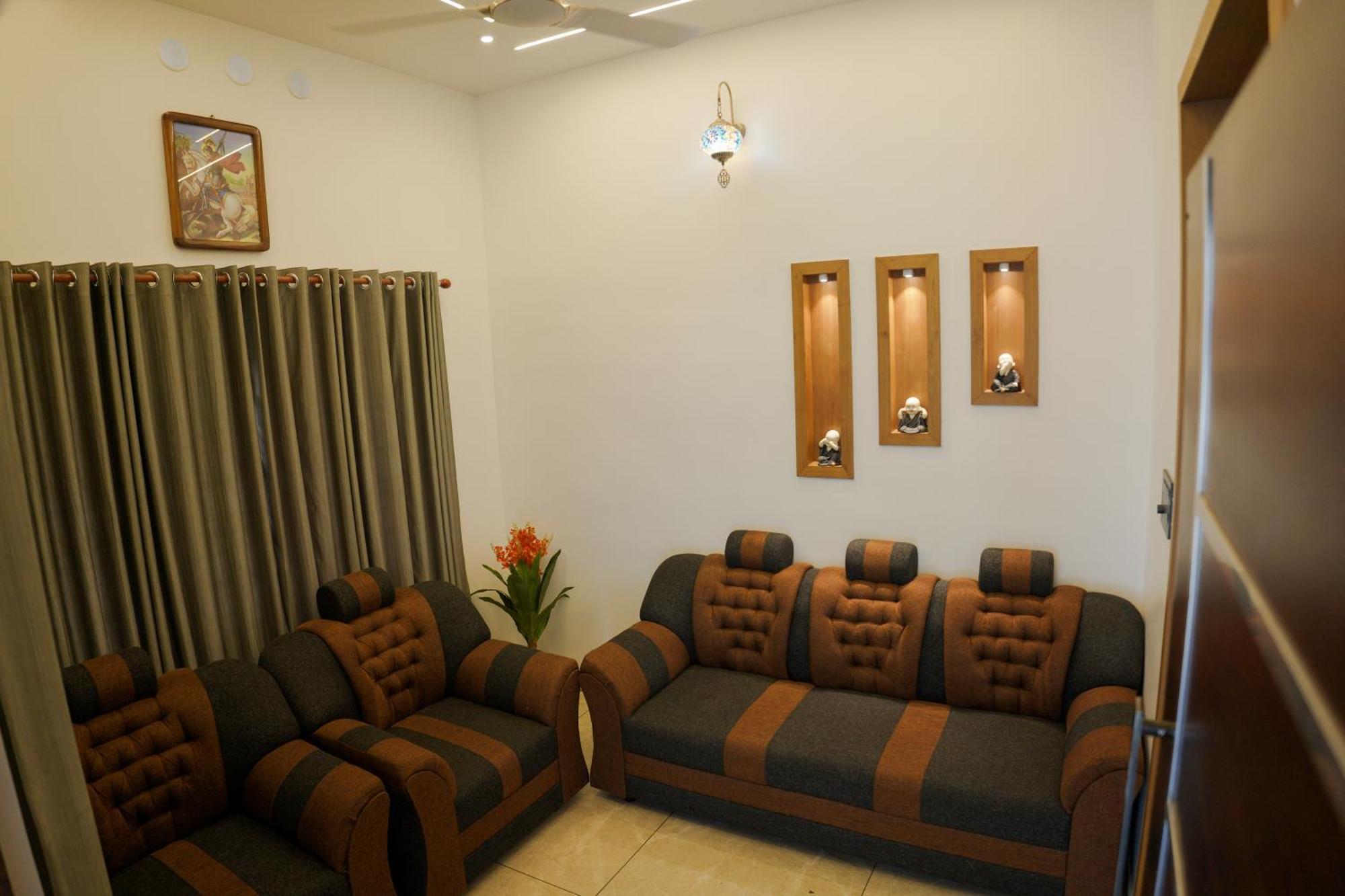 Teak And Lake Homestay Thekkady Luaran gambar
