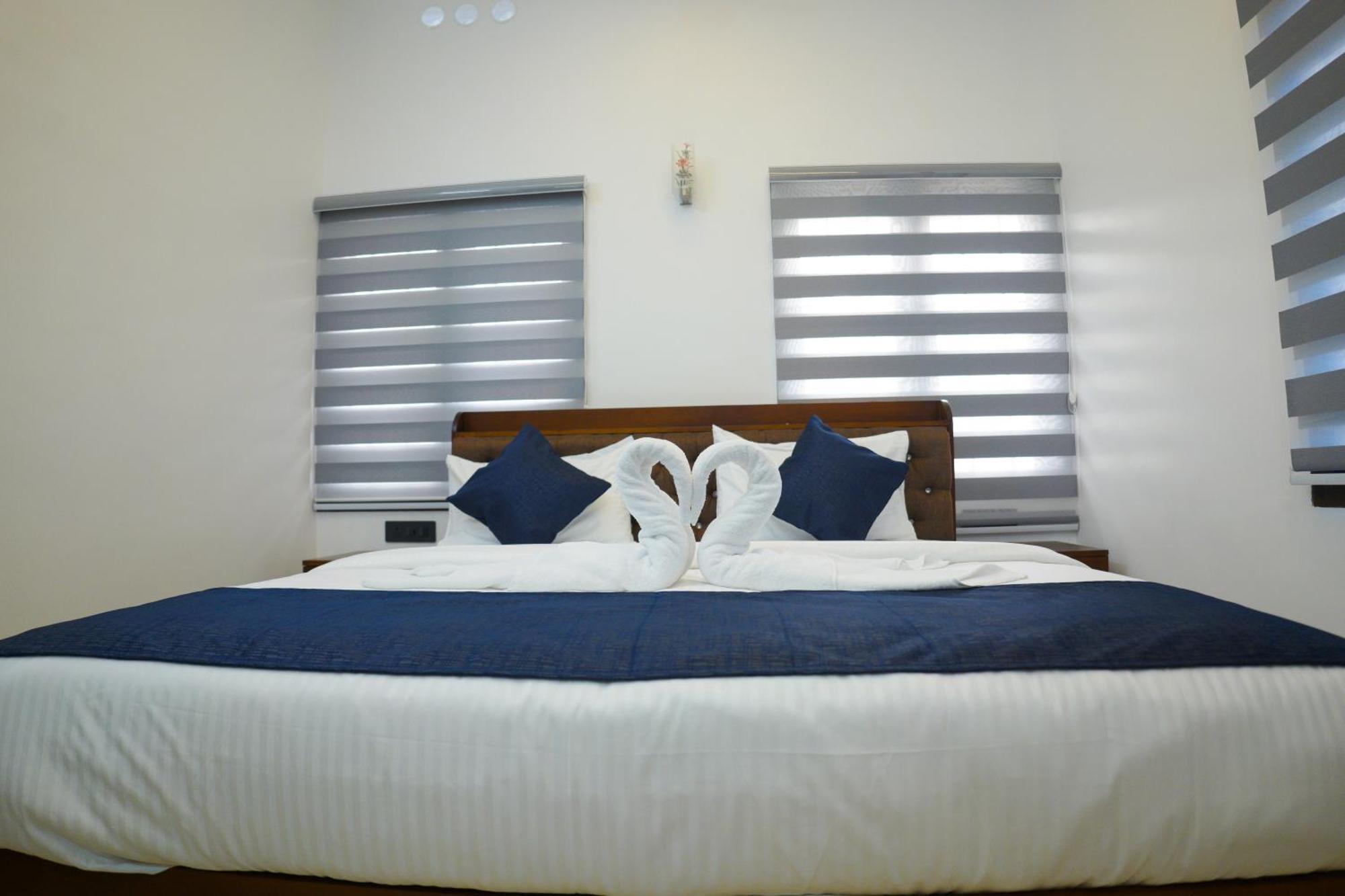 Teak And Lake Homestay Thekkady Luaran gambar