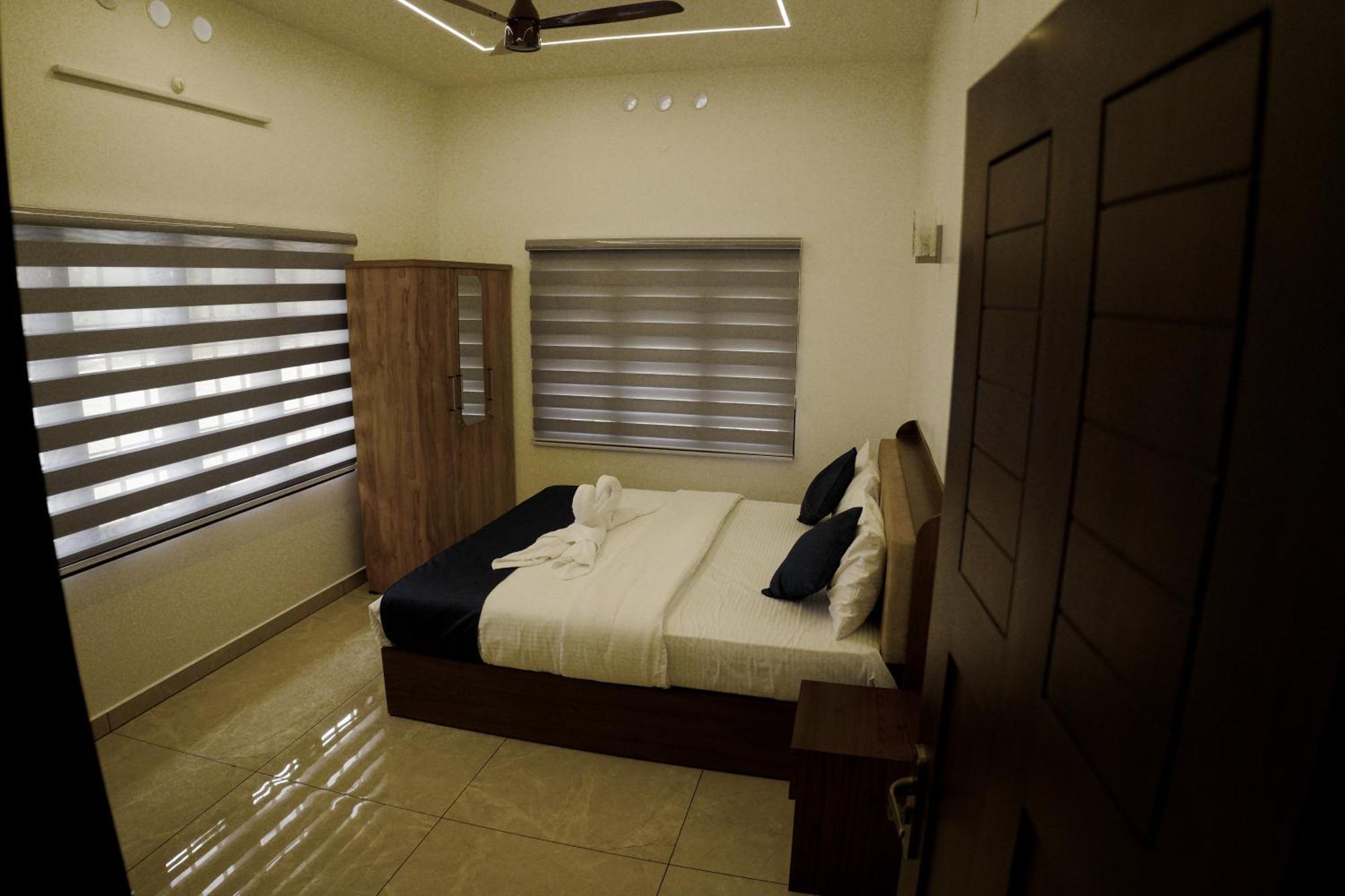 Teak And Lake Homestay Thekkady Luaran gambar